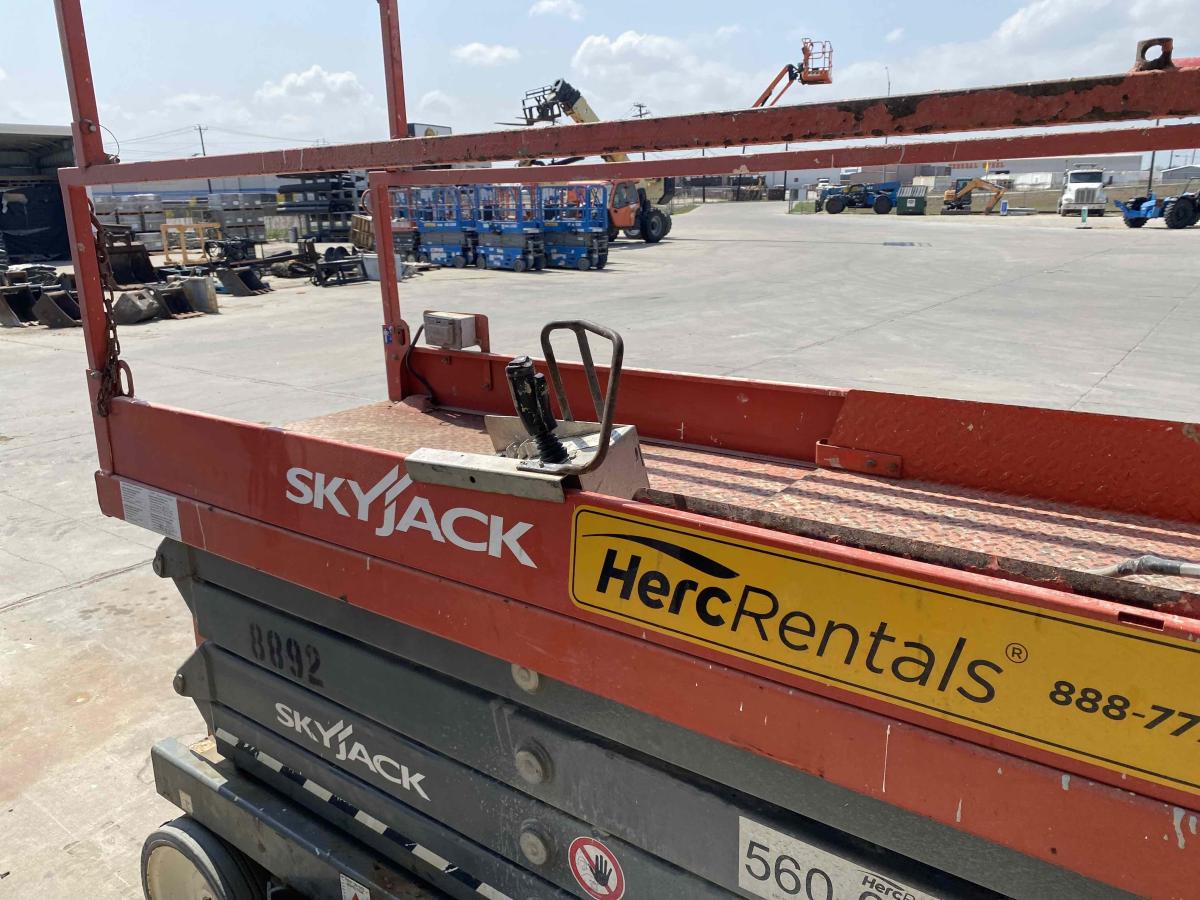 2017 Skyjack SJ3226
