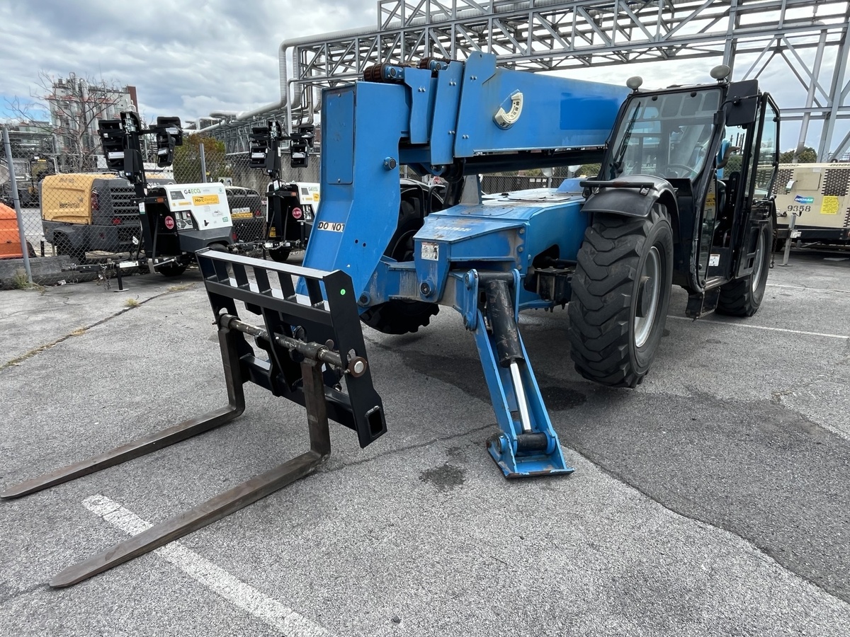 2015 Genie GTH-1056