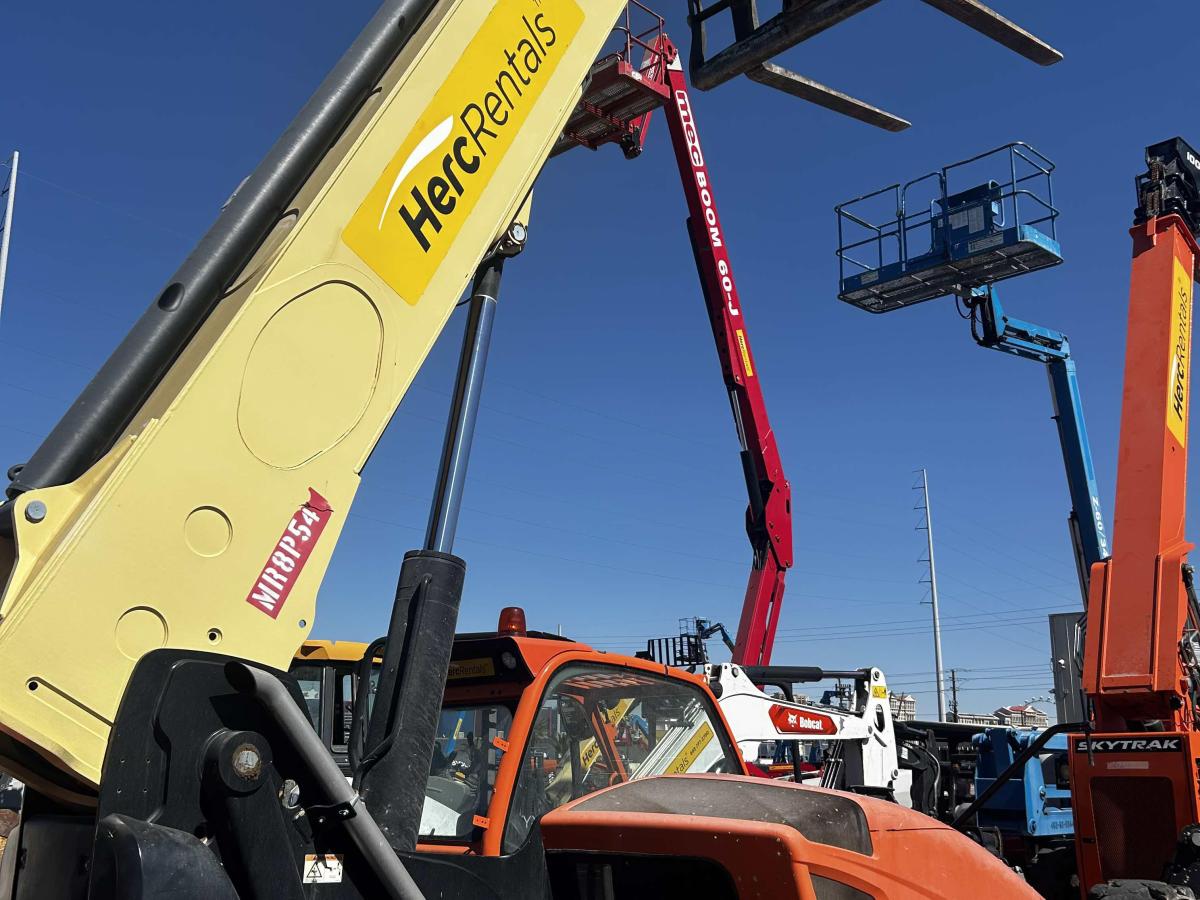2018 JLG 1255