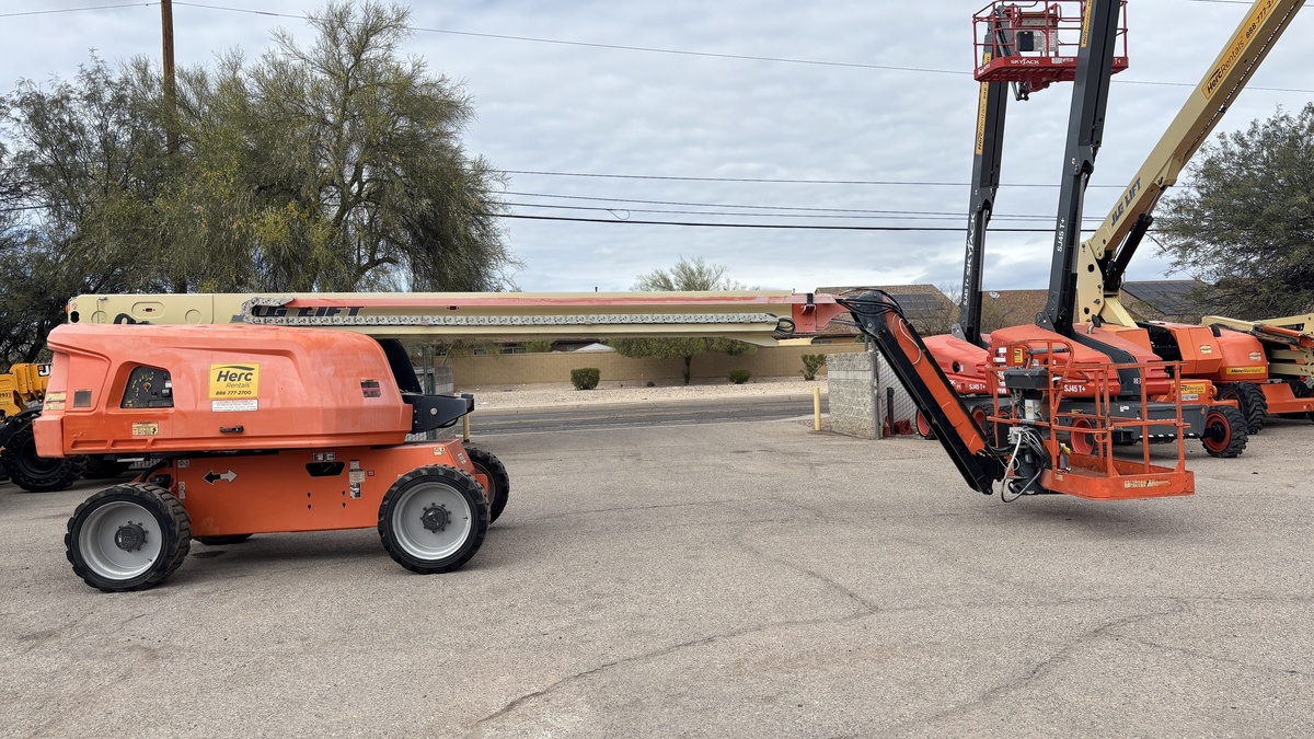 2018 JLG 660SJ