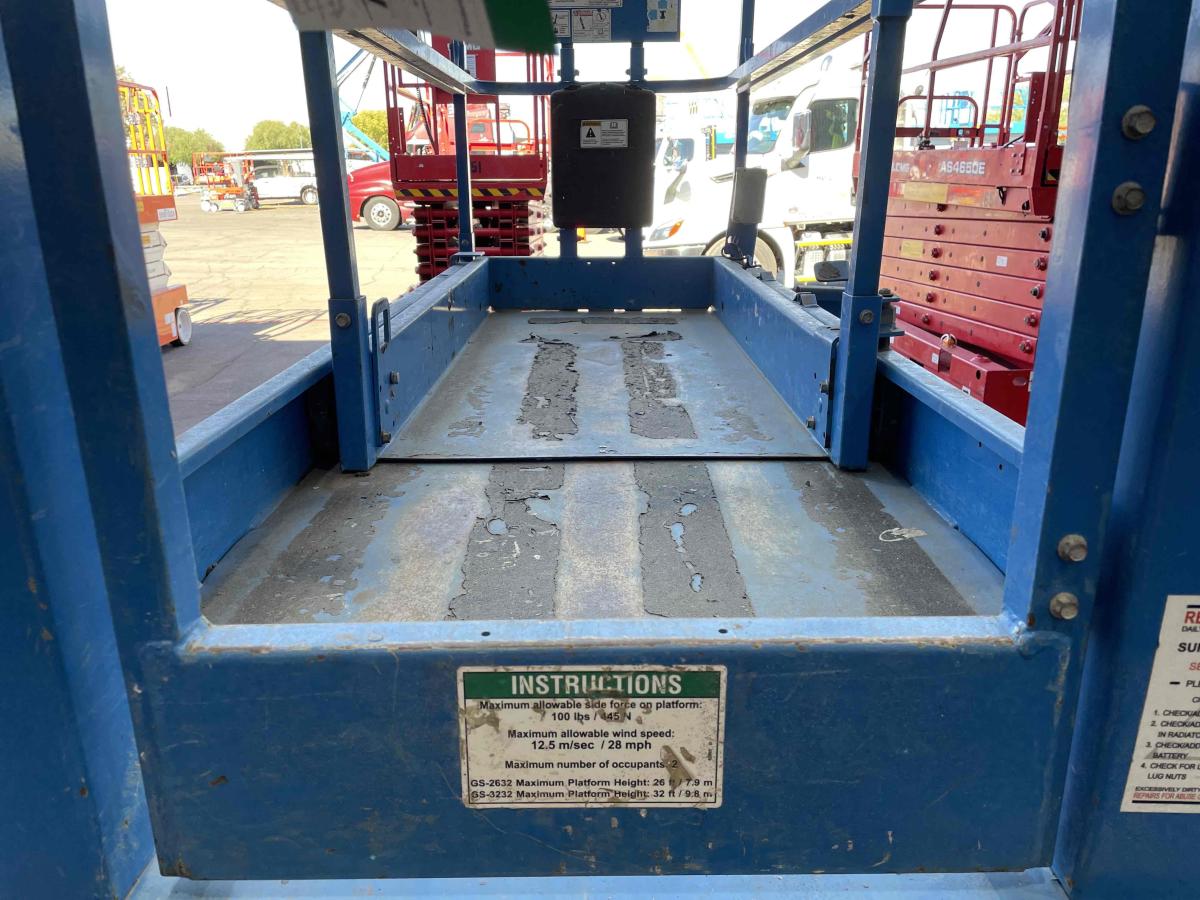 2017 Genie GS-3232