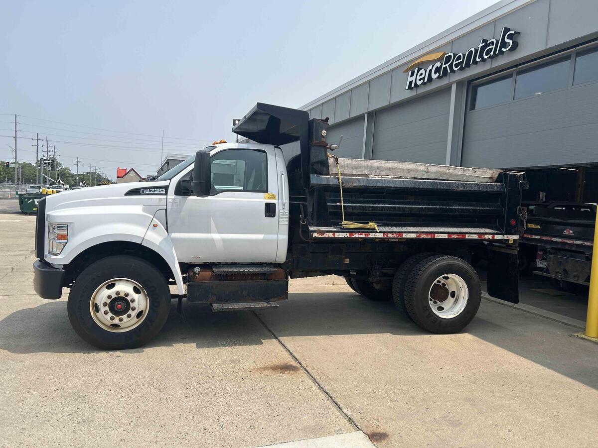 2019 Ford F750-1