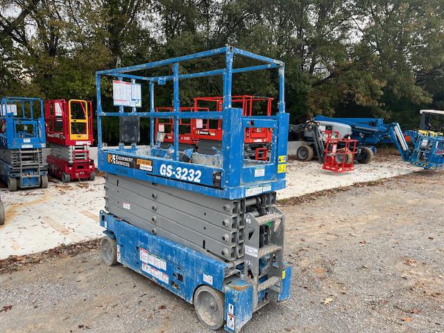 2017 Genie GS-3232