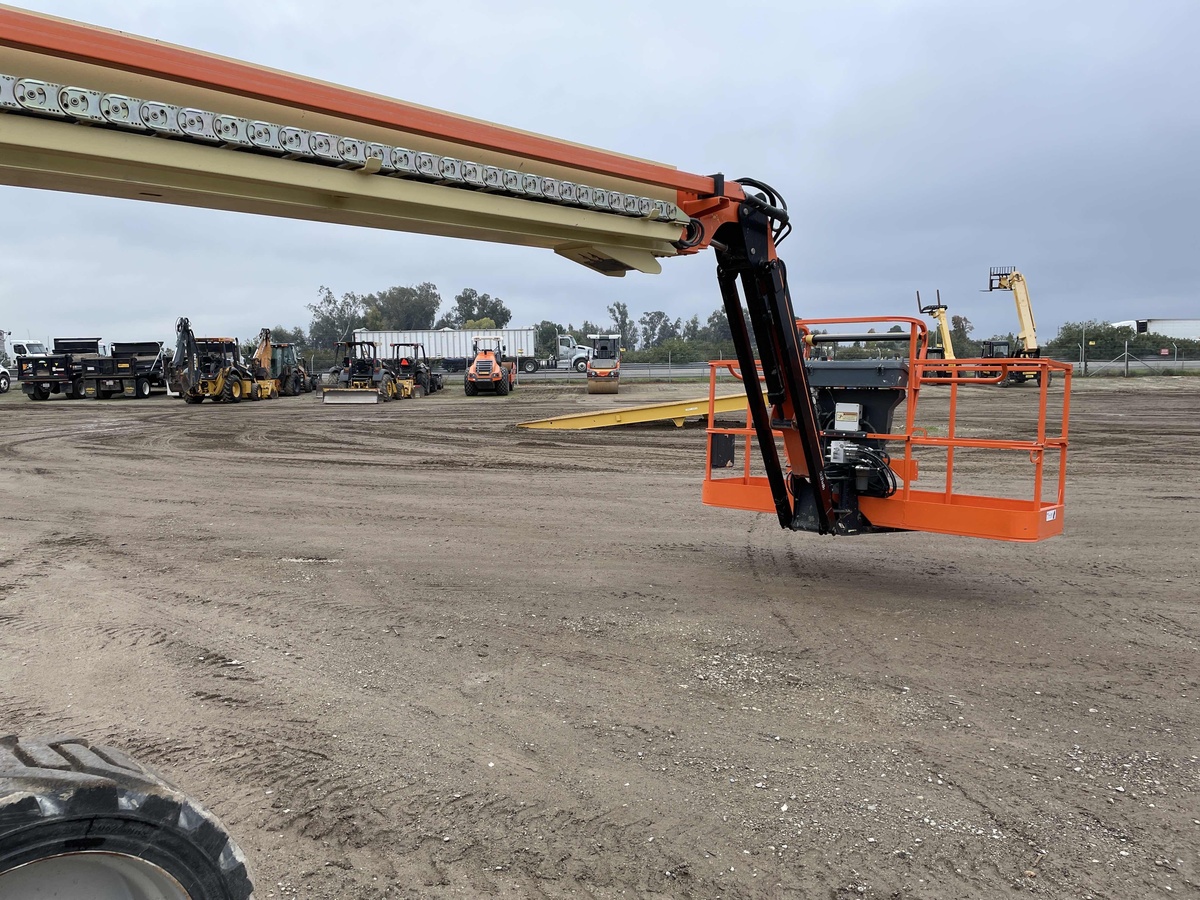 2018 JLG 660SJ-3