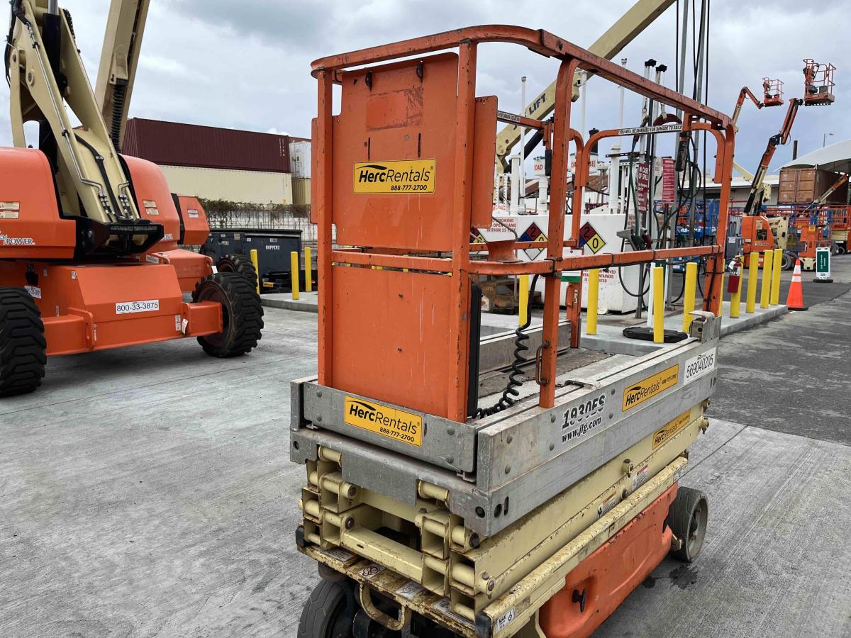 2013 JLG 1930ES