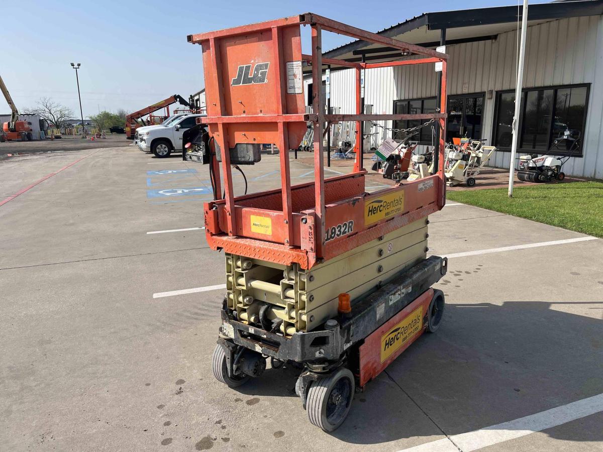 2018 JLG 1932R