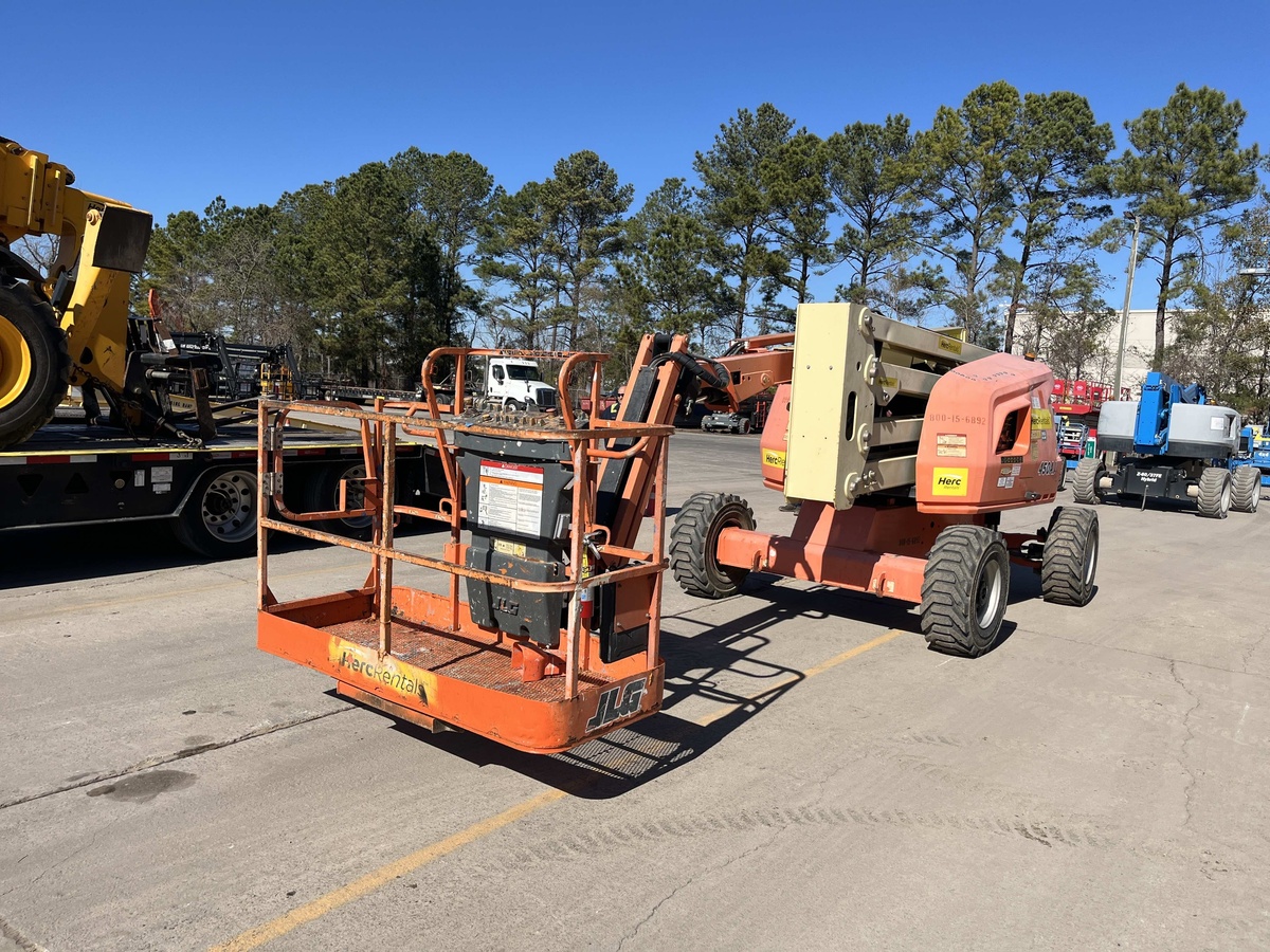 2017 JLG 450AJ