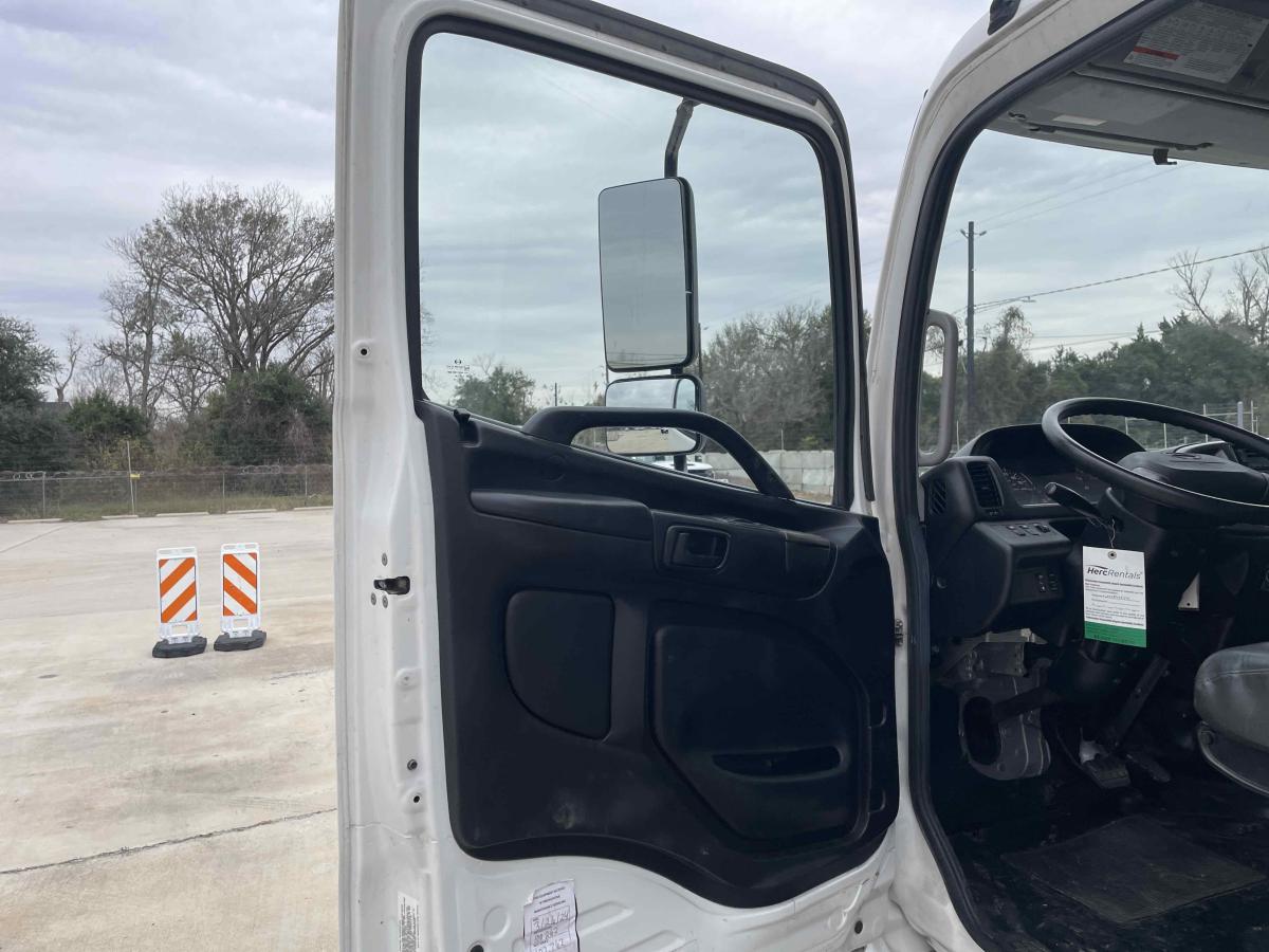 2020 Hino 268