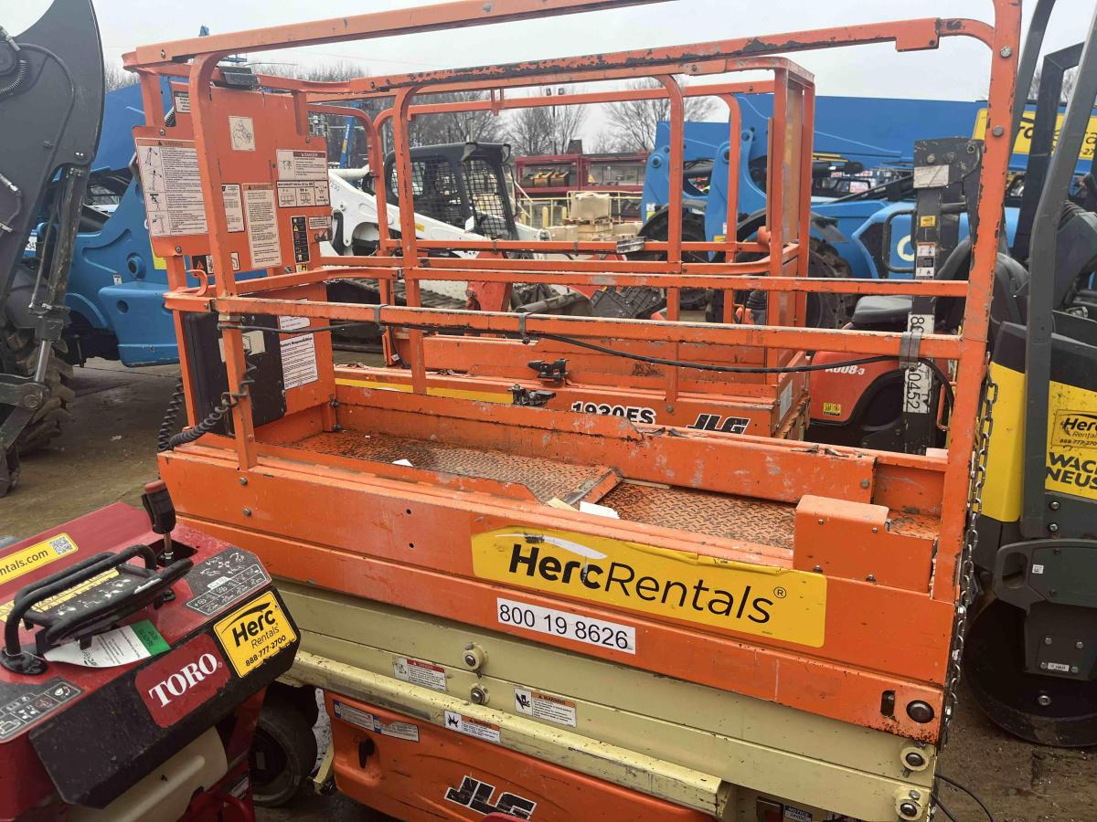 2018 JLG 1930ES