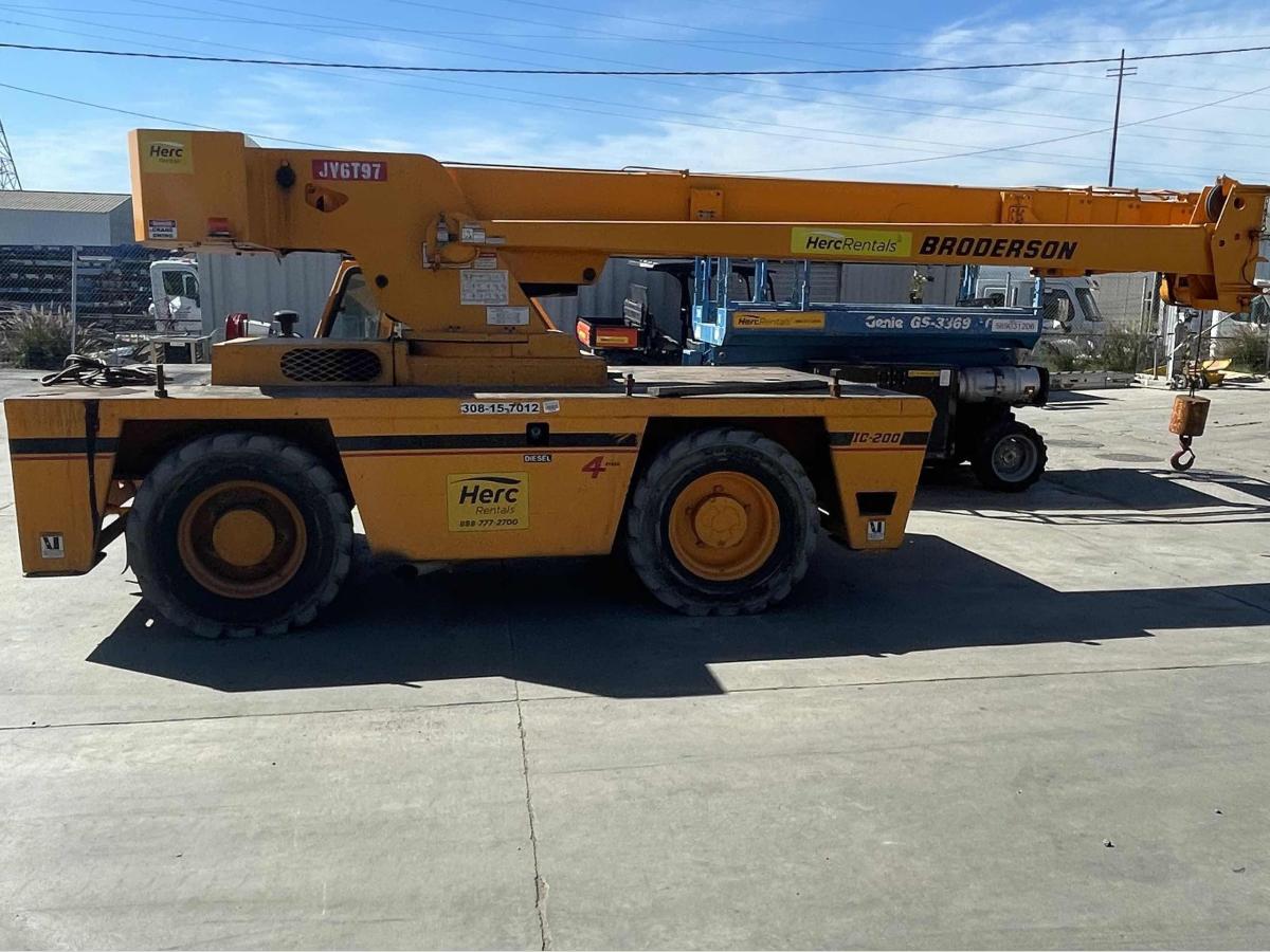 2005 Broderson IC803G