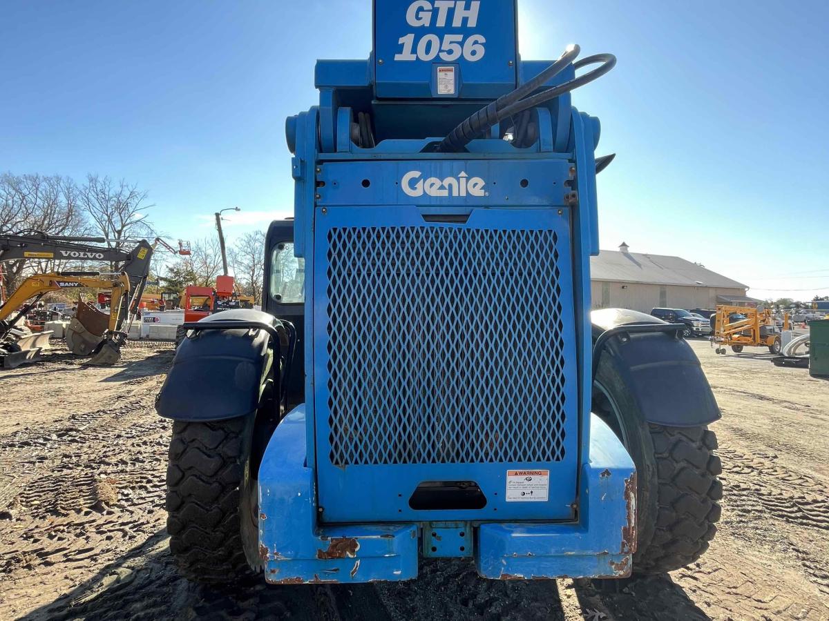 2017 Genie GTH-1056