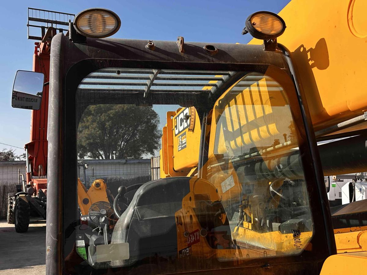 2017 JCB 510-56