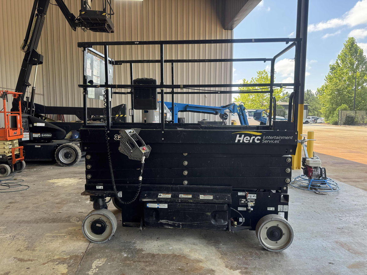 2019 JLG 3246ES-4