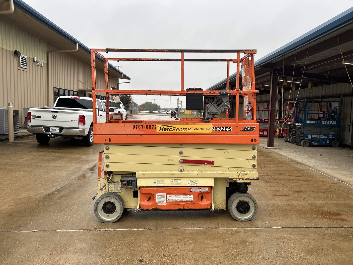 2018 JLG 2632ES