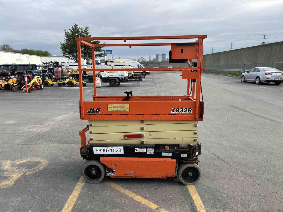 2018 JLG 1932R