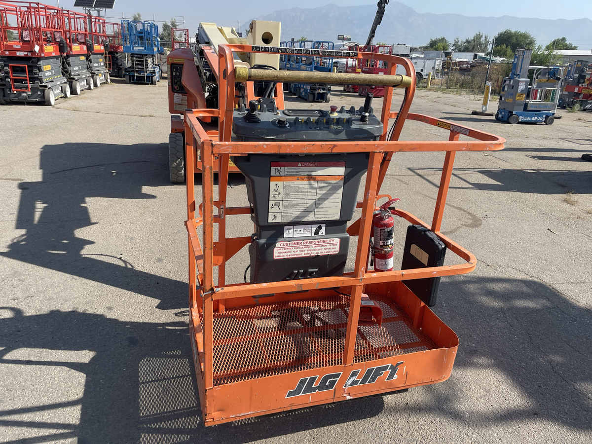 2018 JLG E400AJPN-5