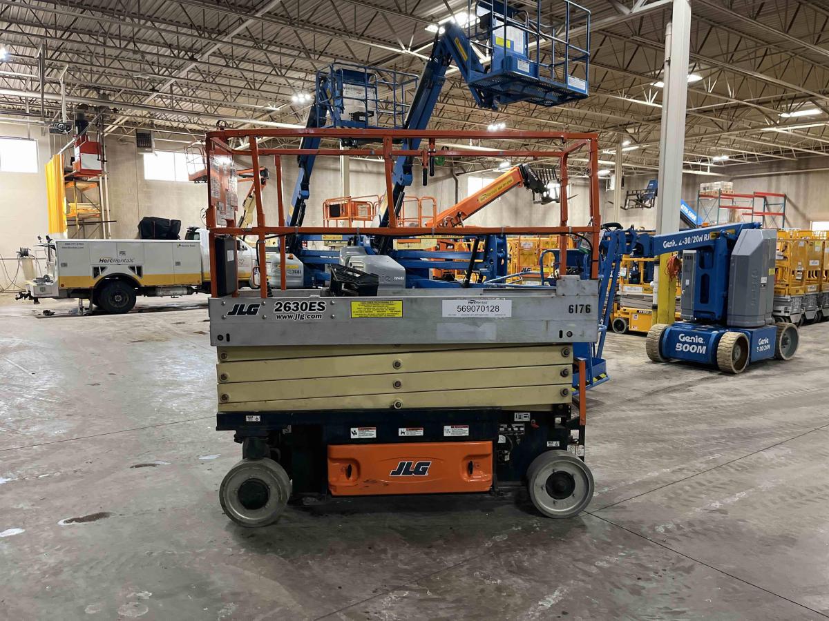 2014 JLG 2630ES