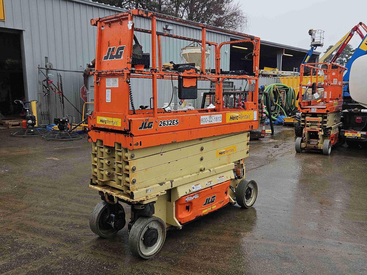 2018 JLG 2632ES