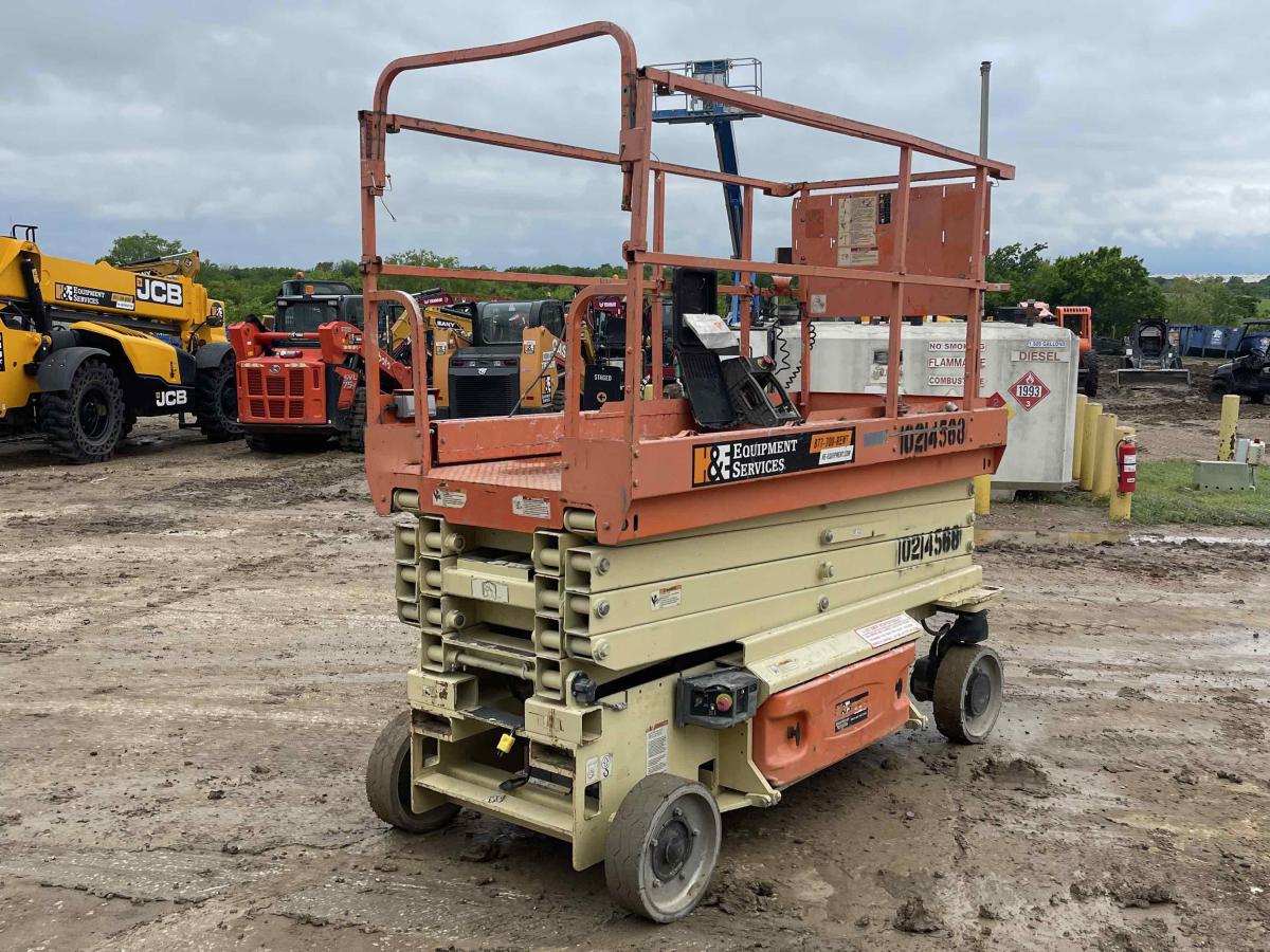 2017 JLG 2646ES-3