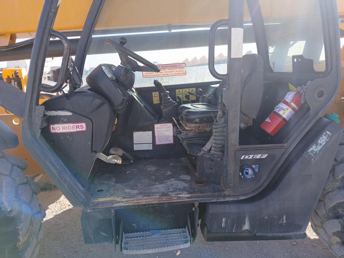 2017 JCB 510-56-8