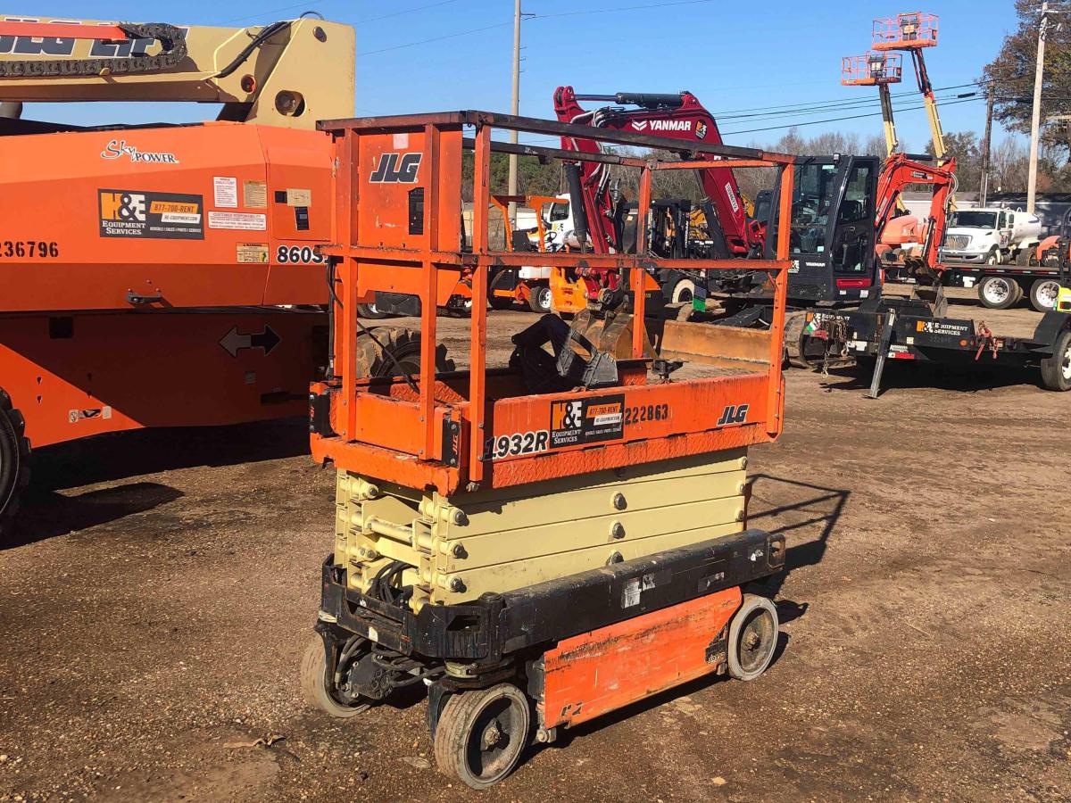2017 JLG 1932R