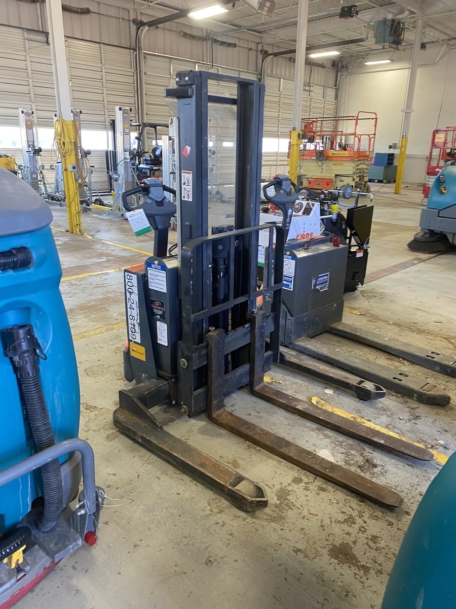 2019 Toyota 8BWS13-3