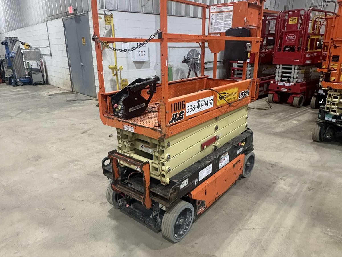 2018 JLG 1932R