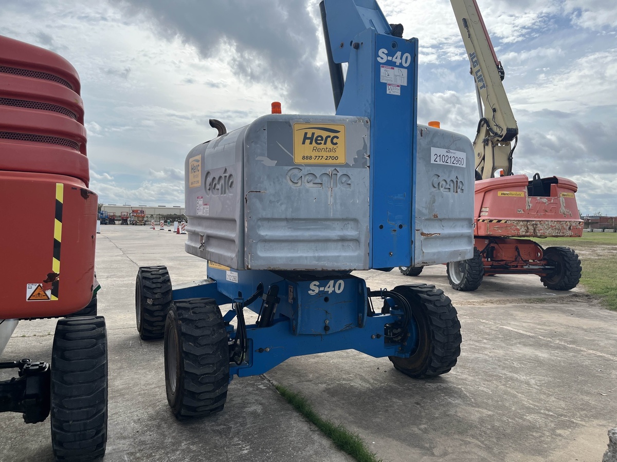 2017 Genie S-40-11