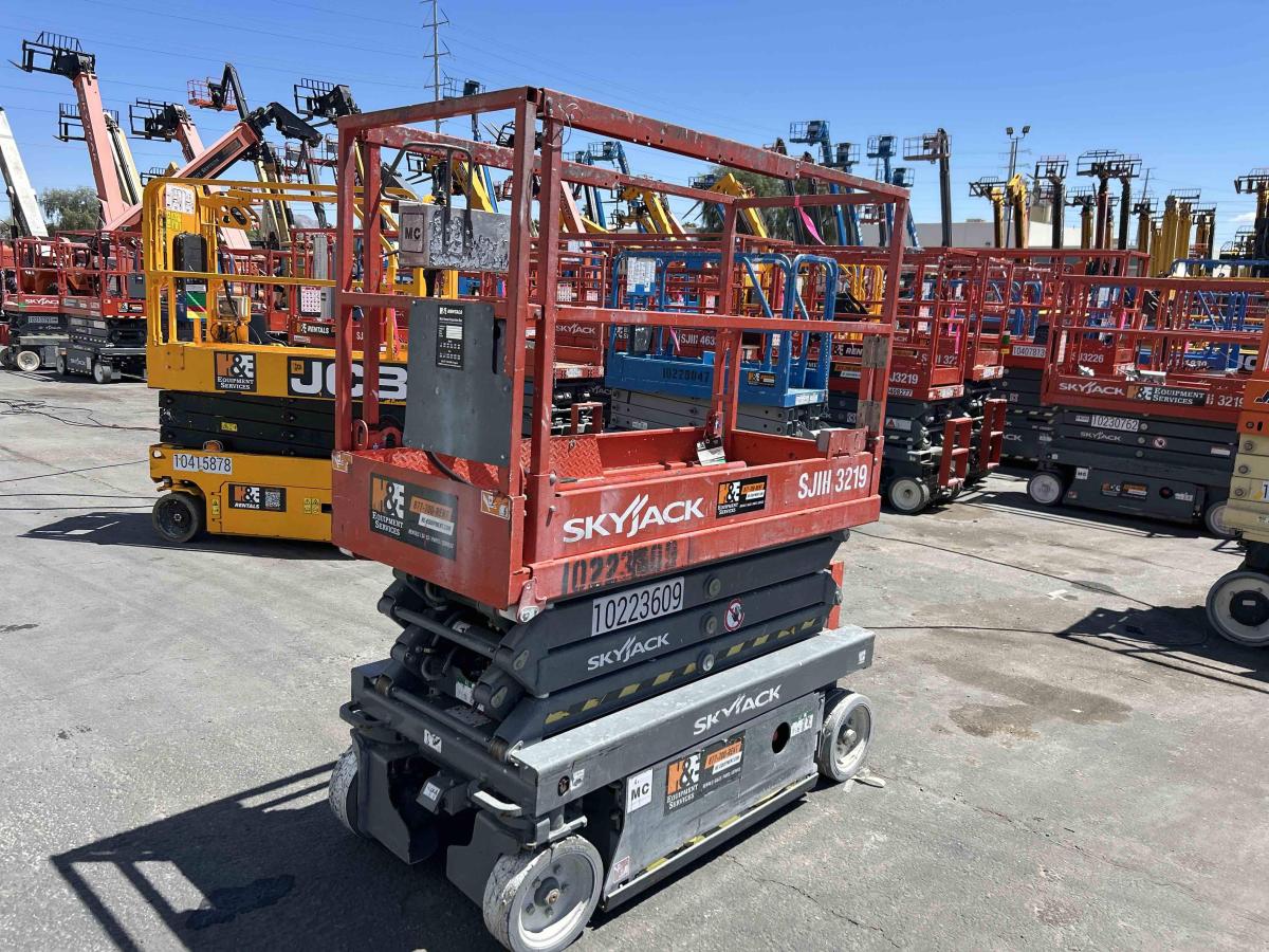 2017 Skyjack SJ3219