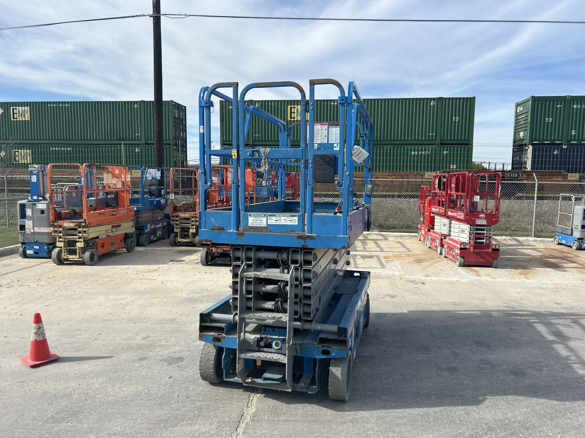 2018 Genie GS-3246-2