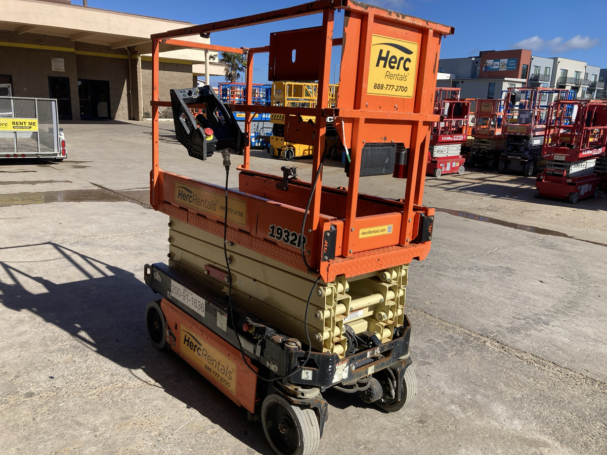 2020 JLG 1932R