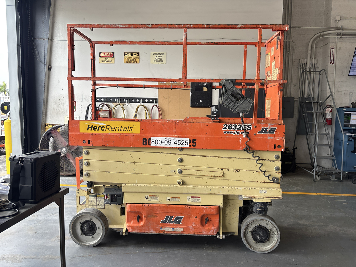 2016 JLG 2632ES-2