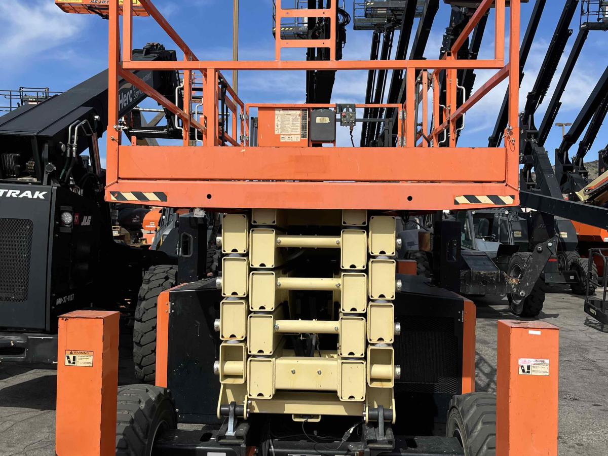 2017 JLG 530LRT