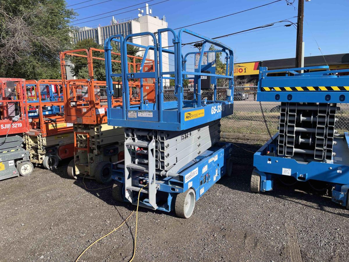 2019 Genie GS-3246