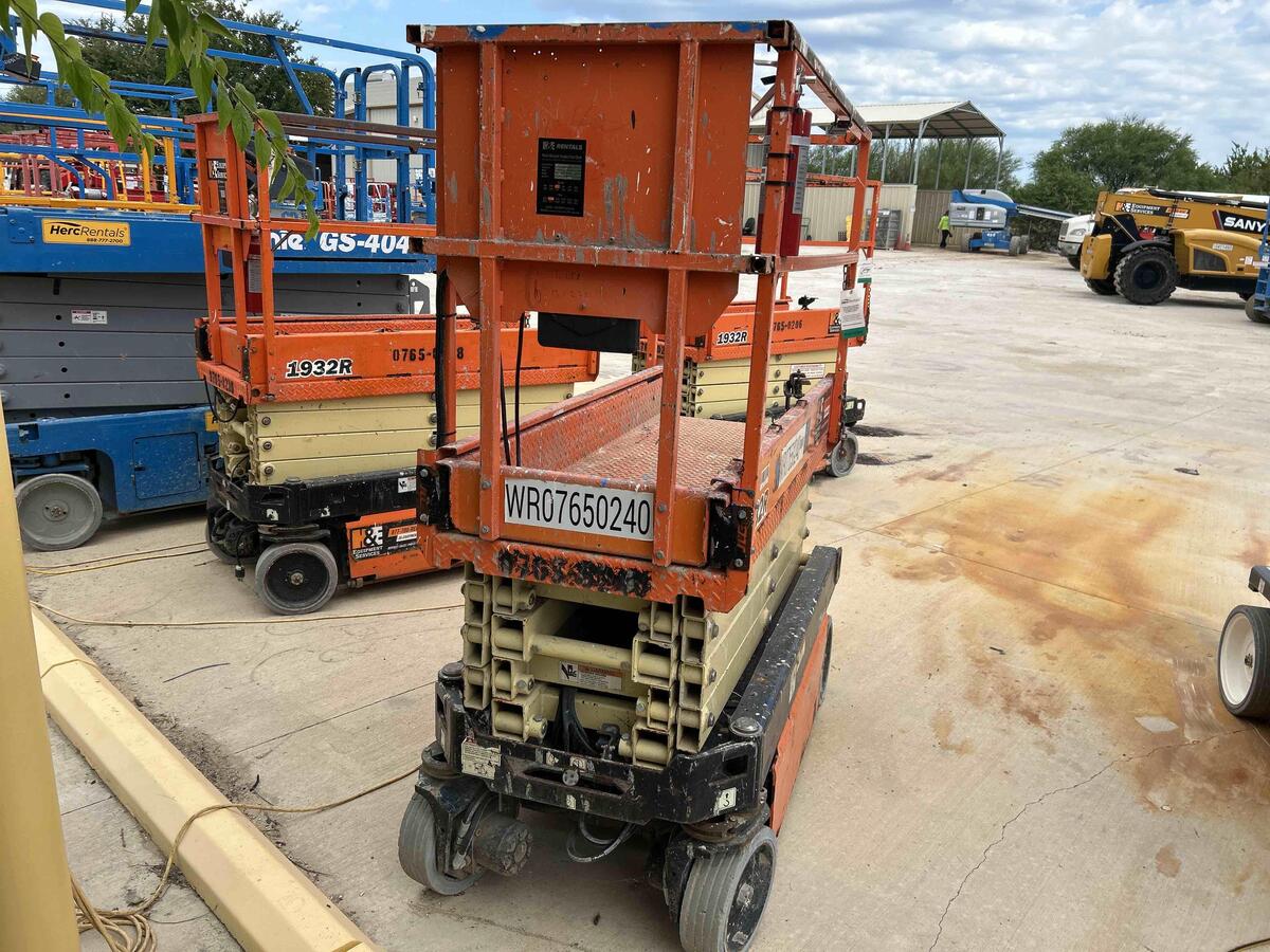 2018 JLG 1932R-4