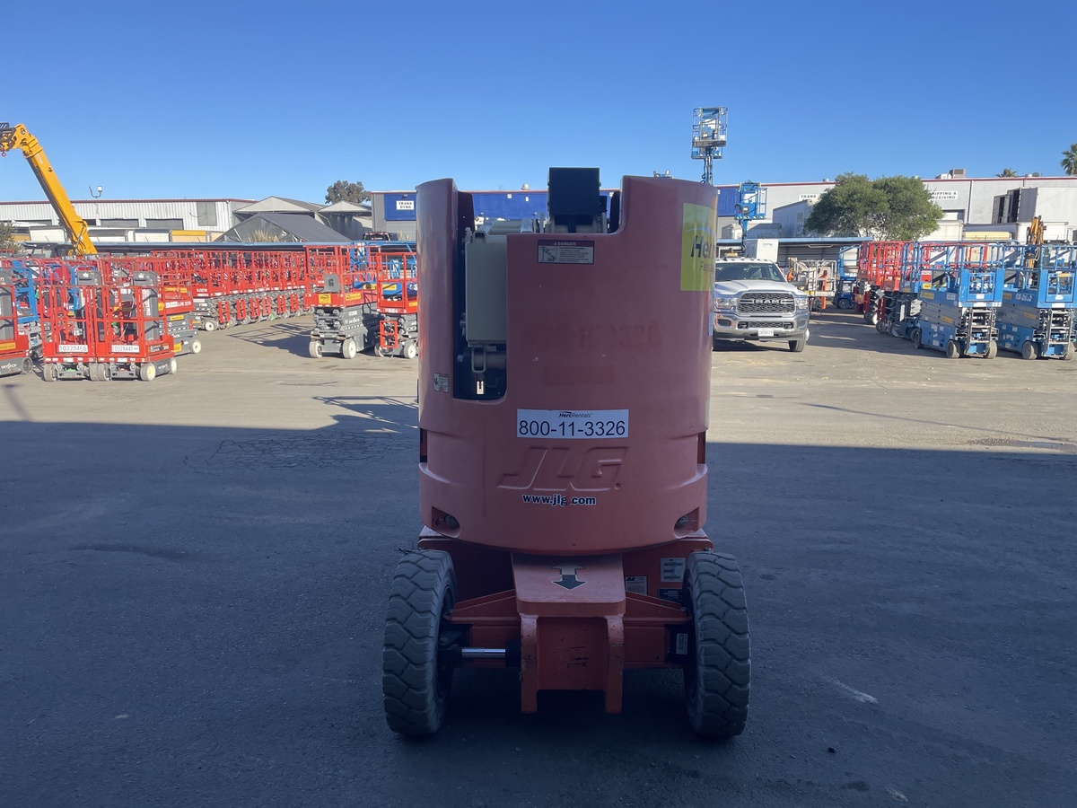 2016 JLG E300AJP-3