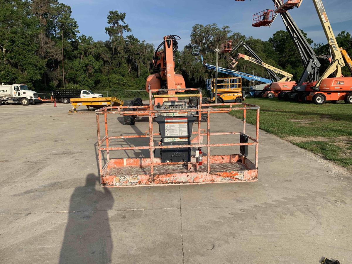 2017 JLG 1200SJP-8