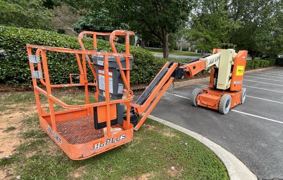 2016 JLG E300AJP