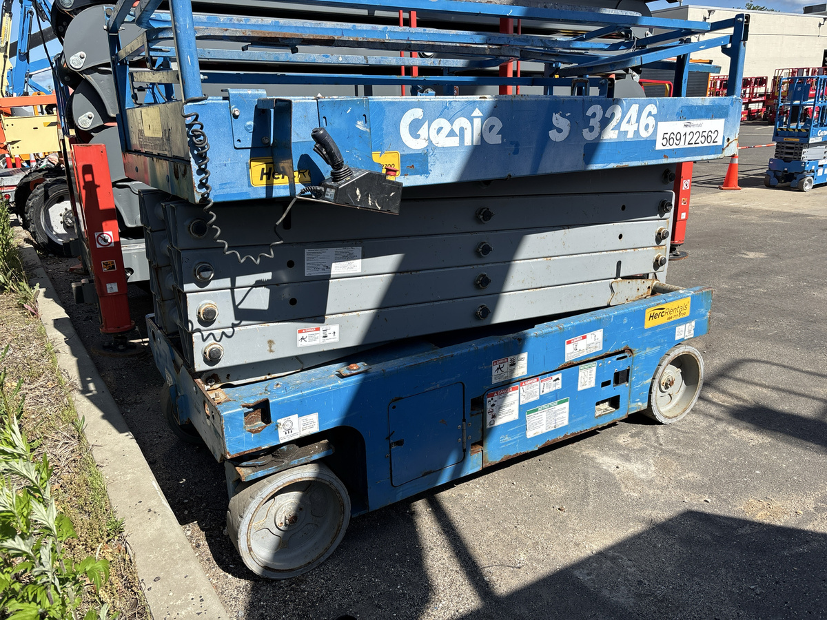 2019 Genie GS-3246-2