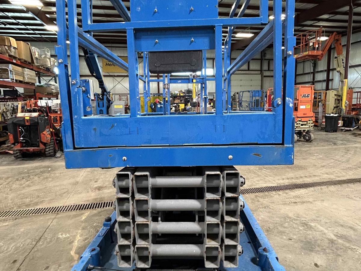 2017 Genie GS-3246