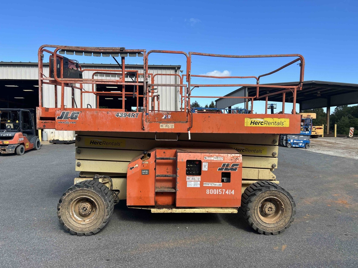 2017 JLG 4394RT