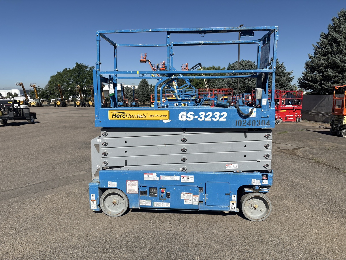 2018 Genie GS-3232