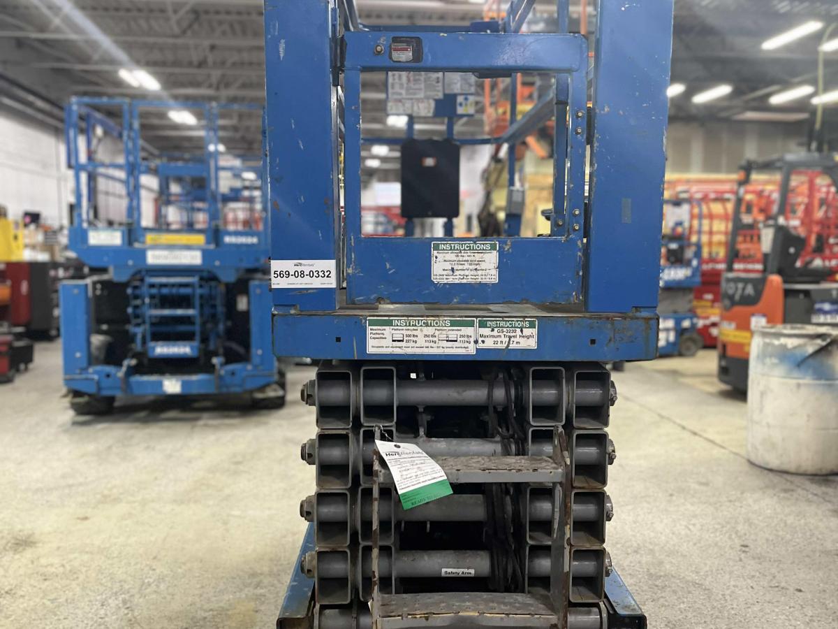 2017 Genie GS-3232