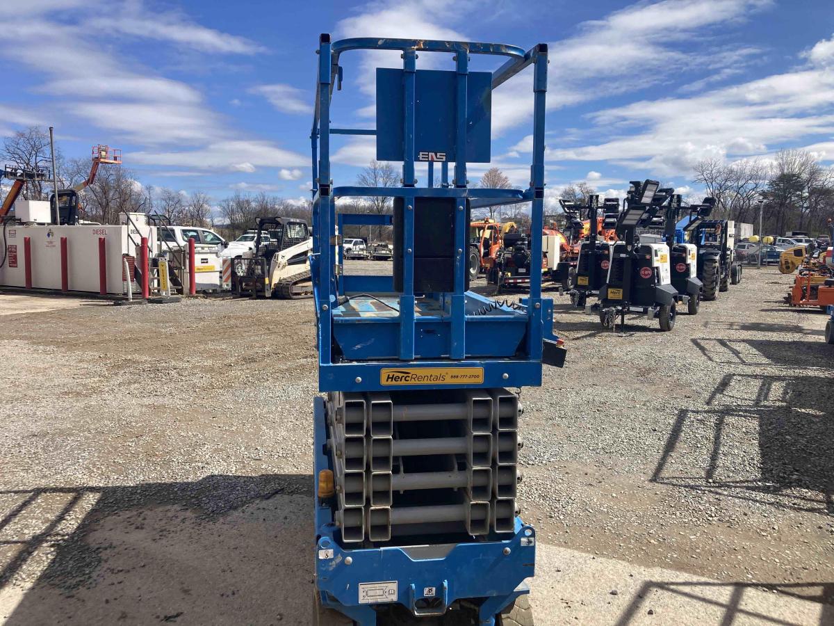 2017 Genie GS-3232