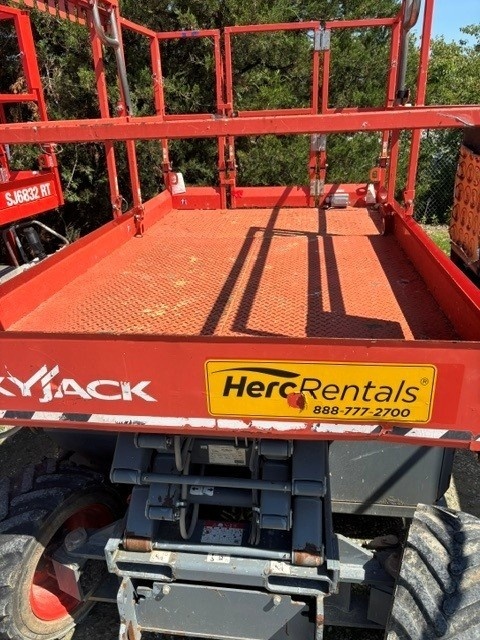 2019 Skyjack SJ-6826RT-4
