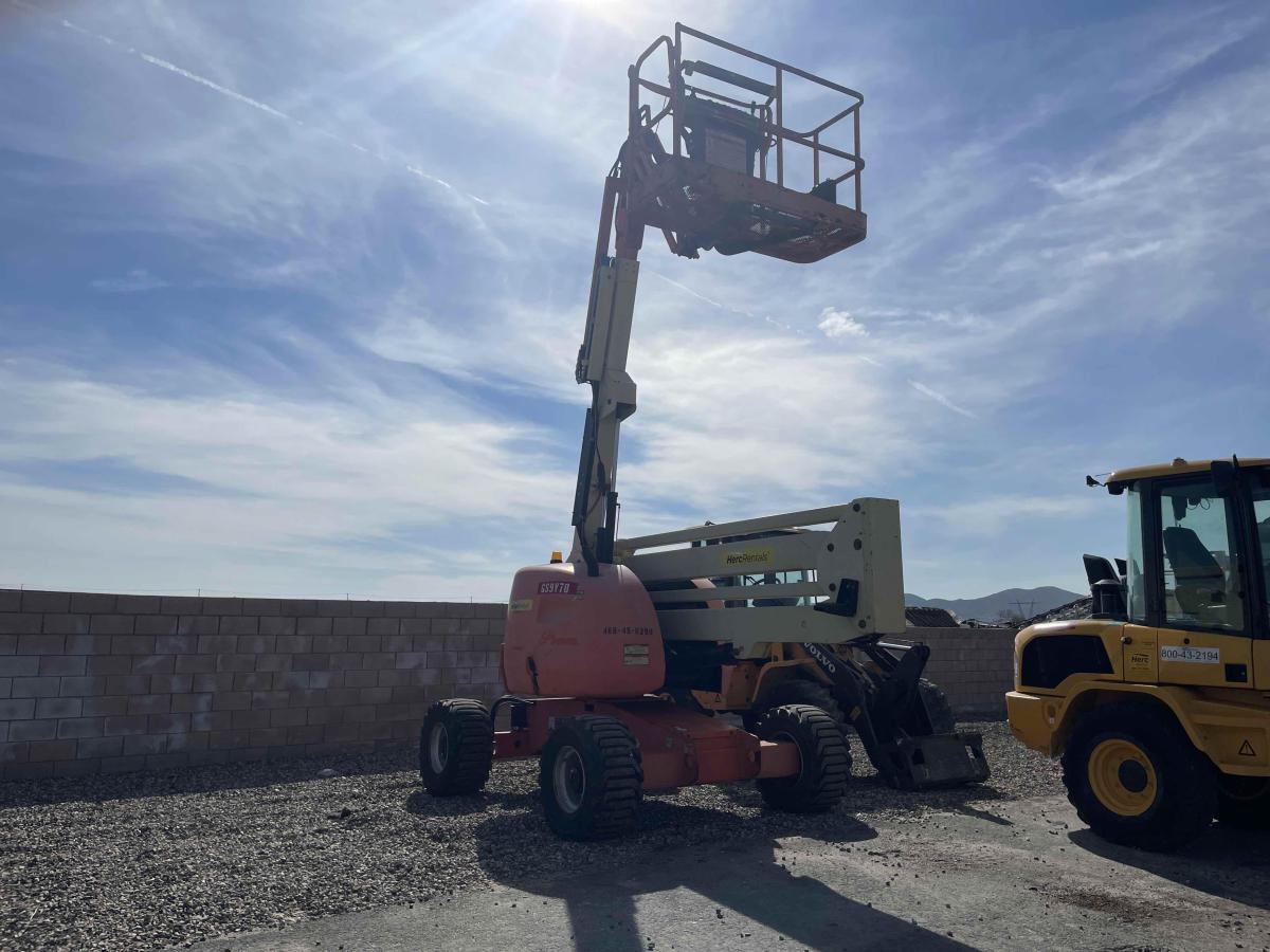 2013 JLG 450AJ-1