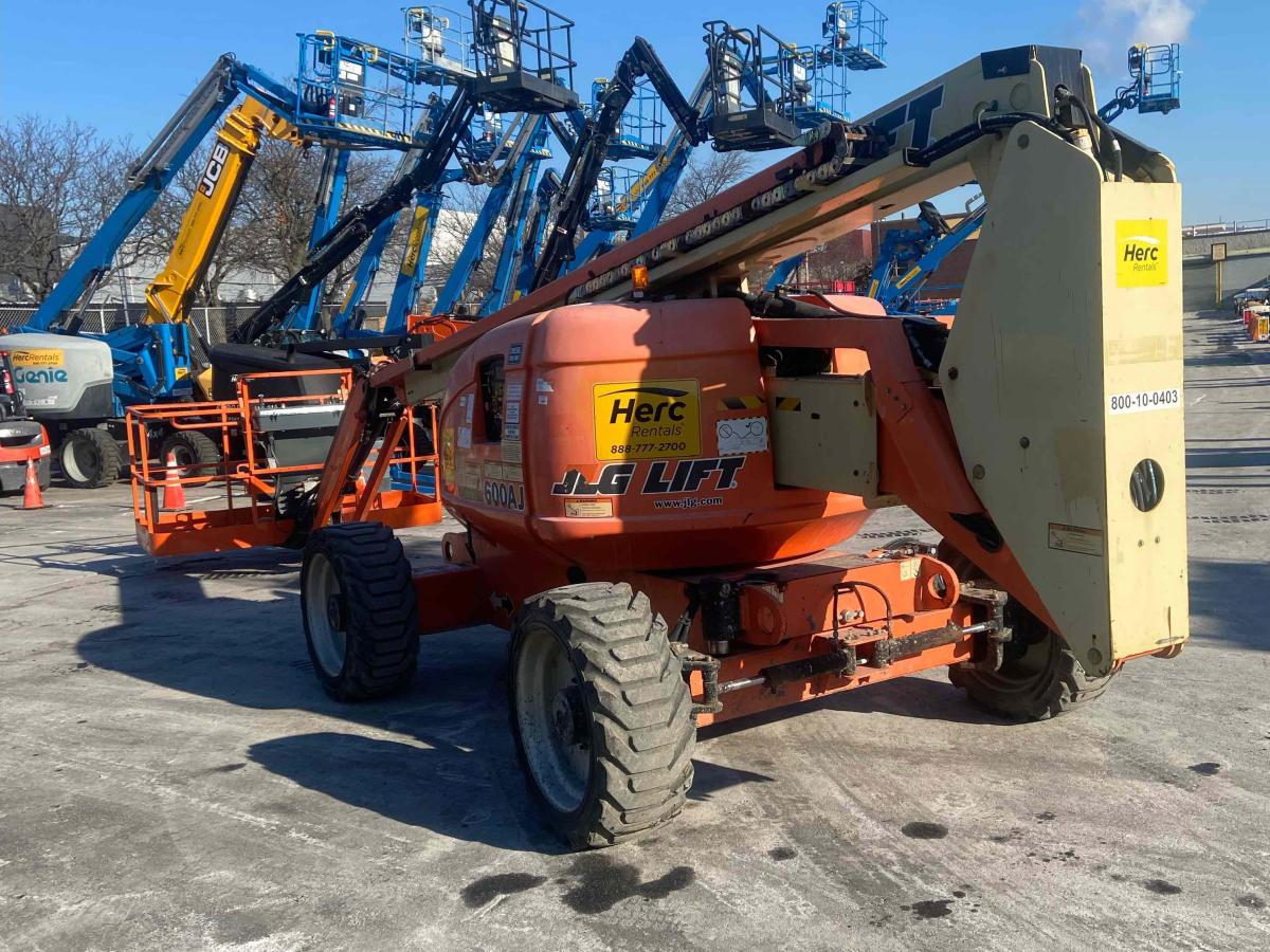 2016 JLG 600AJ