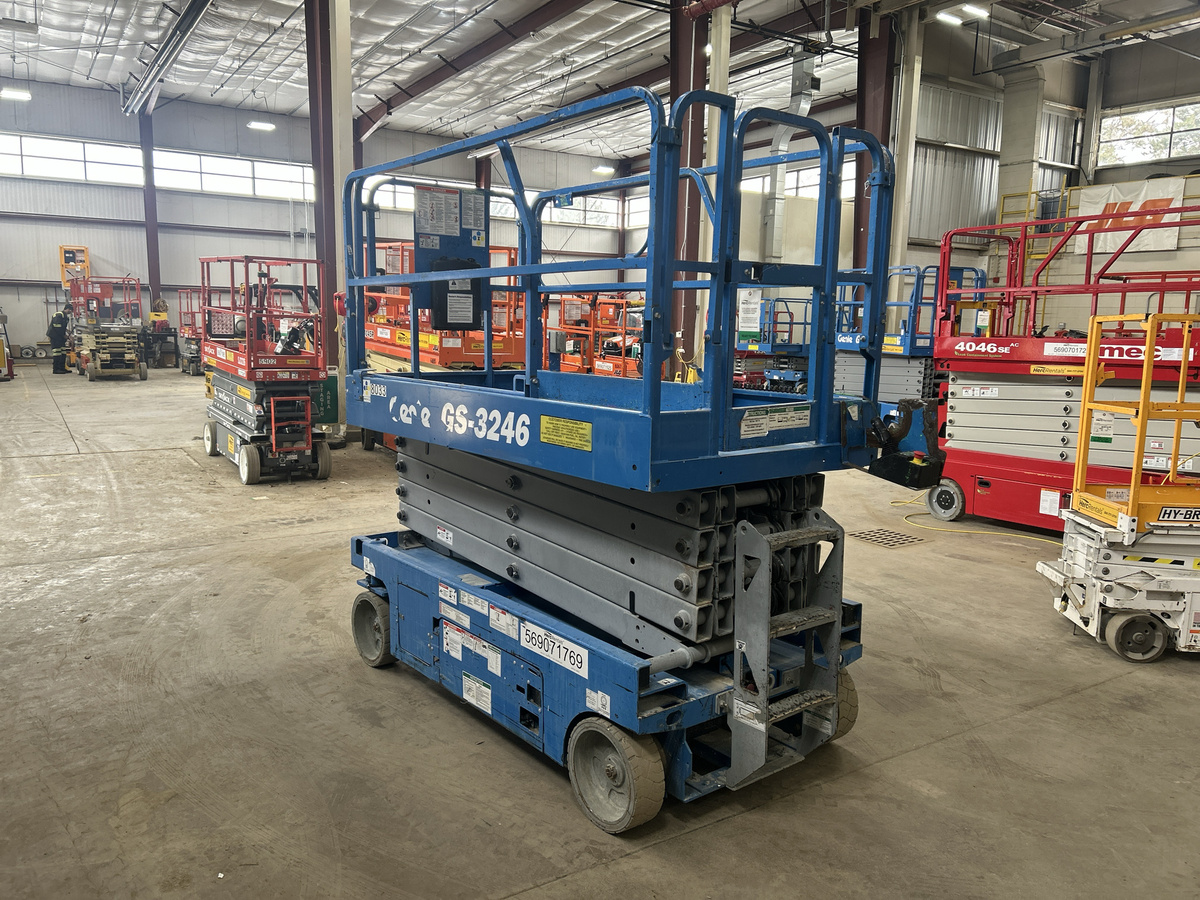 2016 Genie GS-3246-3