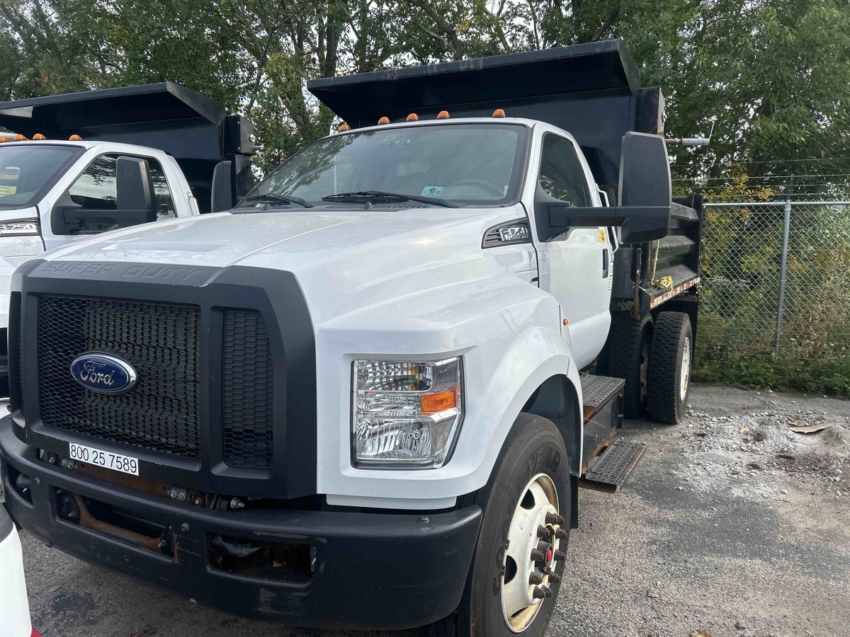 2019 Ford F750-8