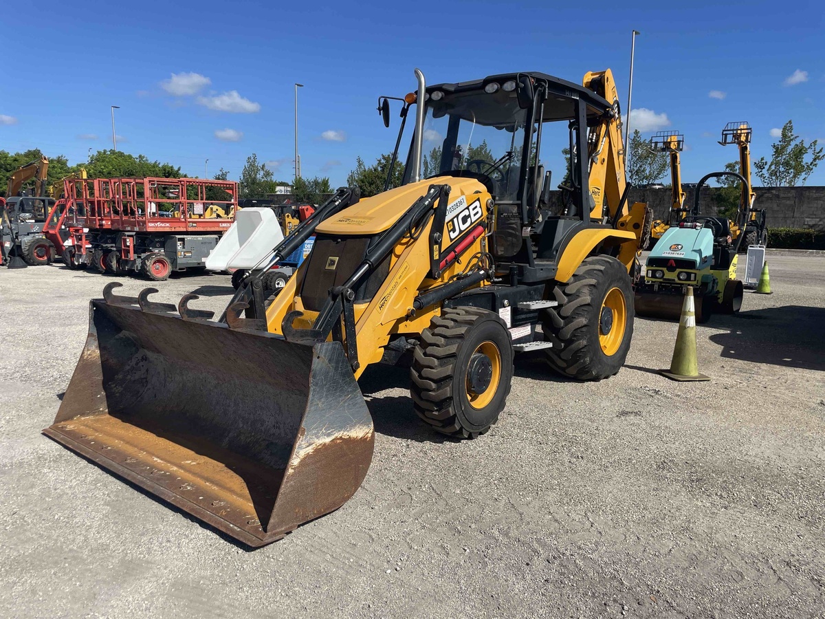 2022 JCB 3CX